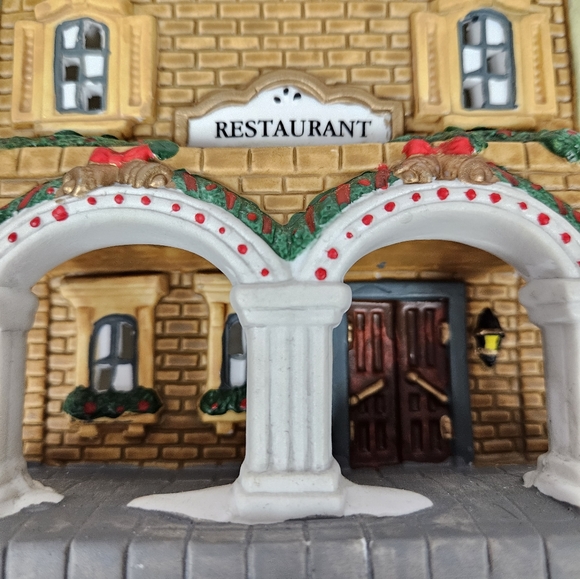 St. Nicholas Square Holiday St Nicholas Square 997 Light Up Hansens